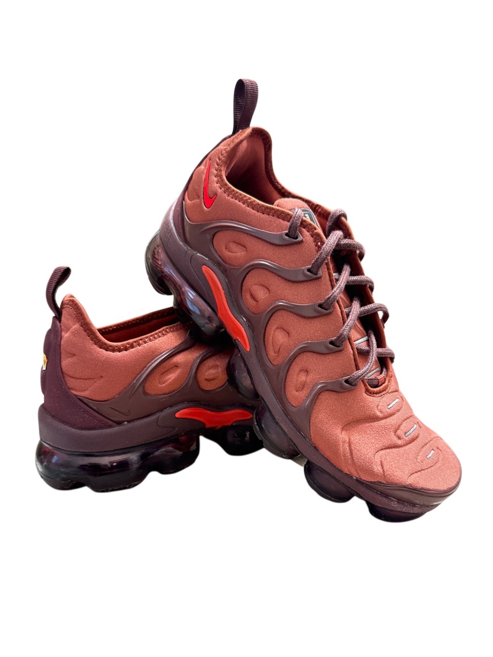NIKE AIR VAPORMAX PLUS SNEAKERS